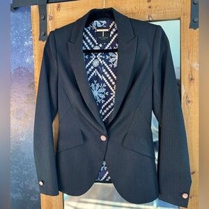 Ted BakerLondon - Black Blazer w/ Rose Gold Branded Buttons - Sz: 0 UK/2 US